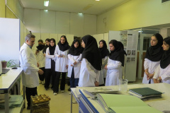 بازدید دانشجویان رشته های میکروبیولوژی و علوم زیستی دانشگاه آزاد واحد کرج از مرکز ملی ذخایر ژنتیکی و زیستی ایران